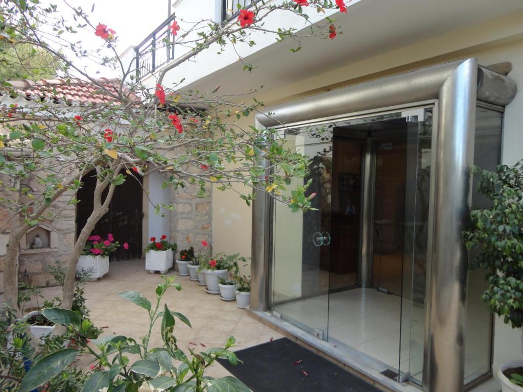 Montes Apartments & Studios Alykanas  Exterior foto